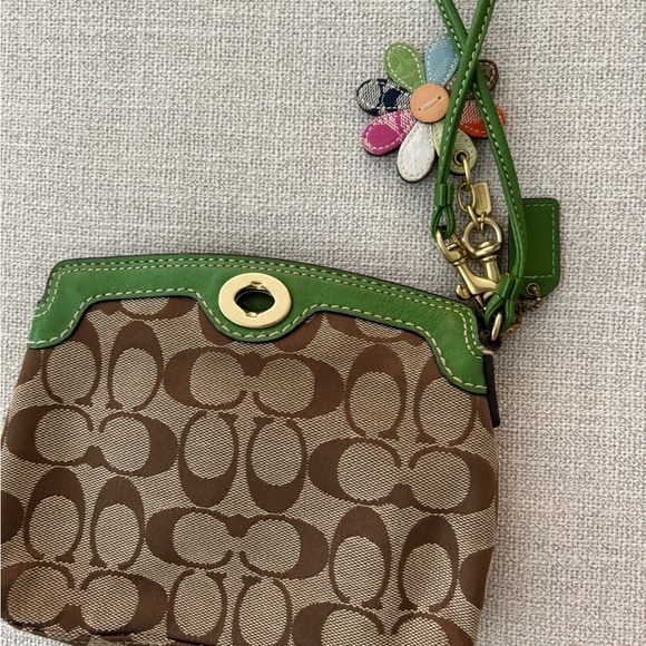 Coach wristlet with flower keychain - Picture 1 of 2